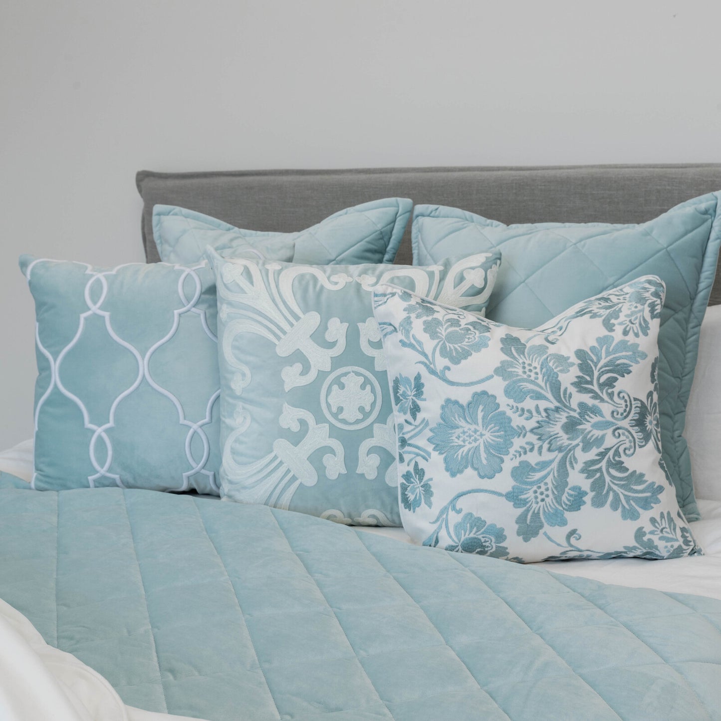 ALLURE COMFORTER BABY BLUE