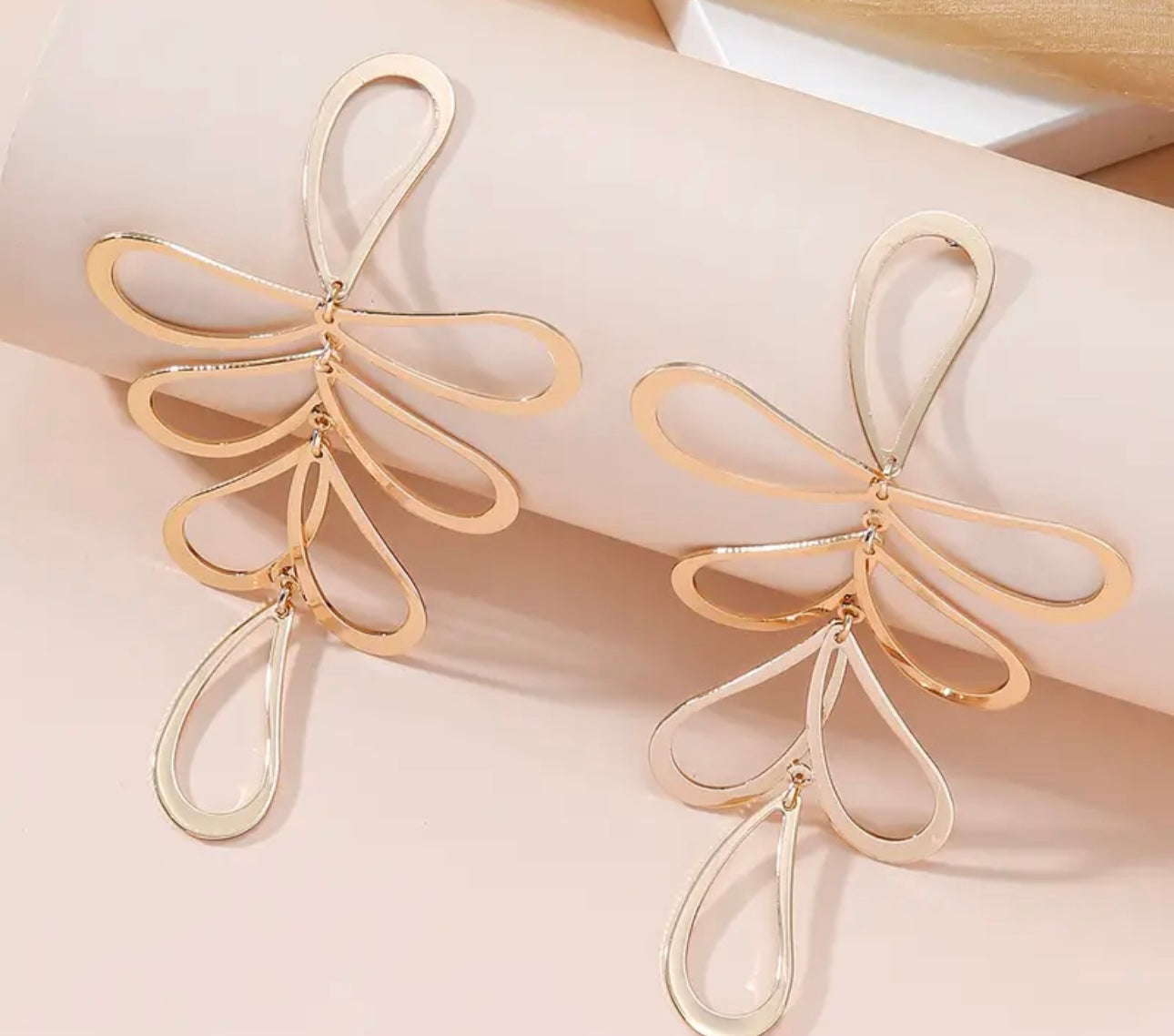 Flower Leaves Earrings - Gold