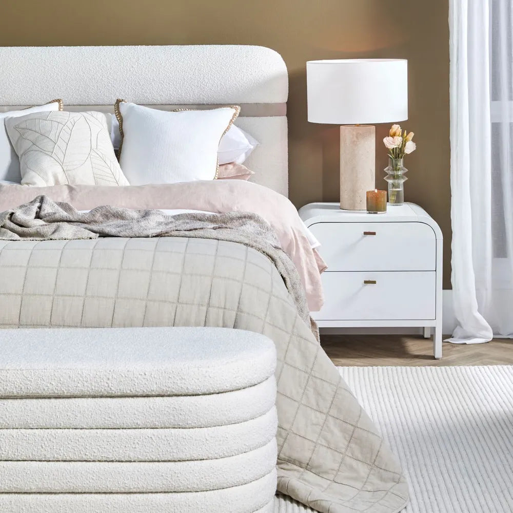 The Curve King Bedhead - White Boucle