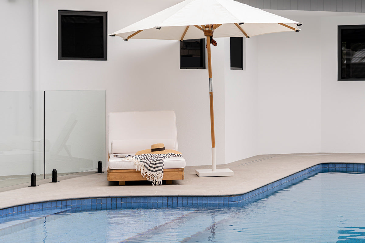 Avila Outdoor Sunlounger