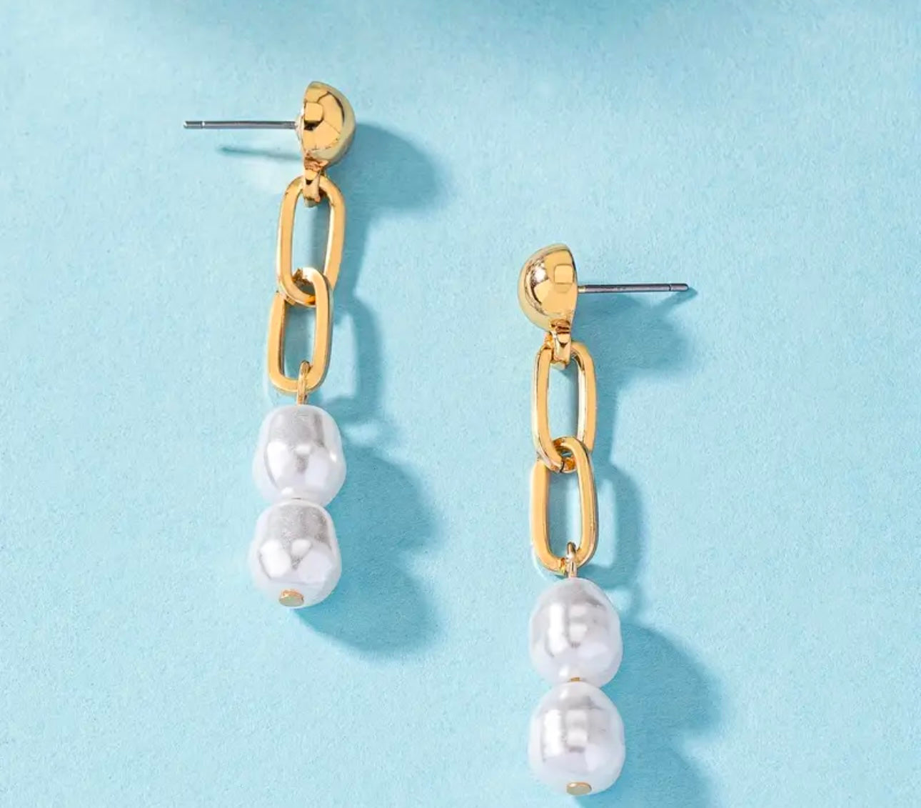 Freshwater pearl gold earrings