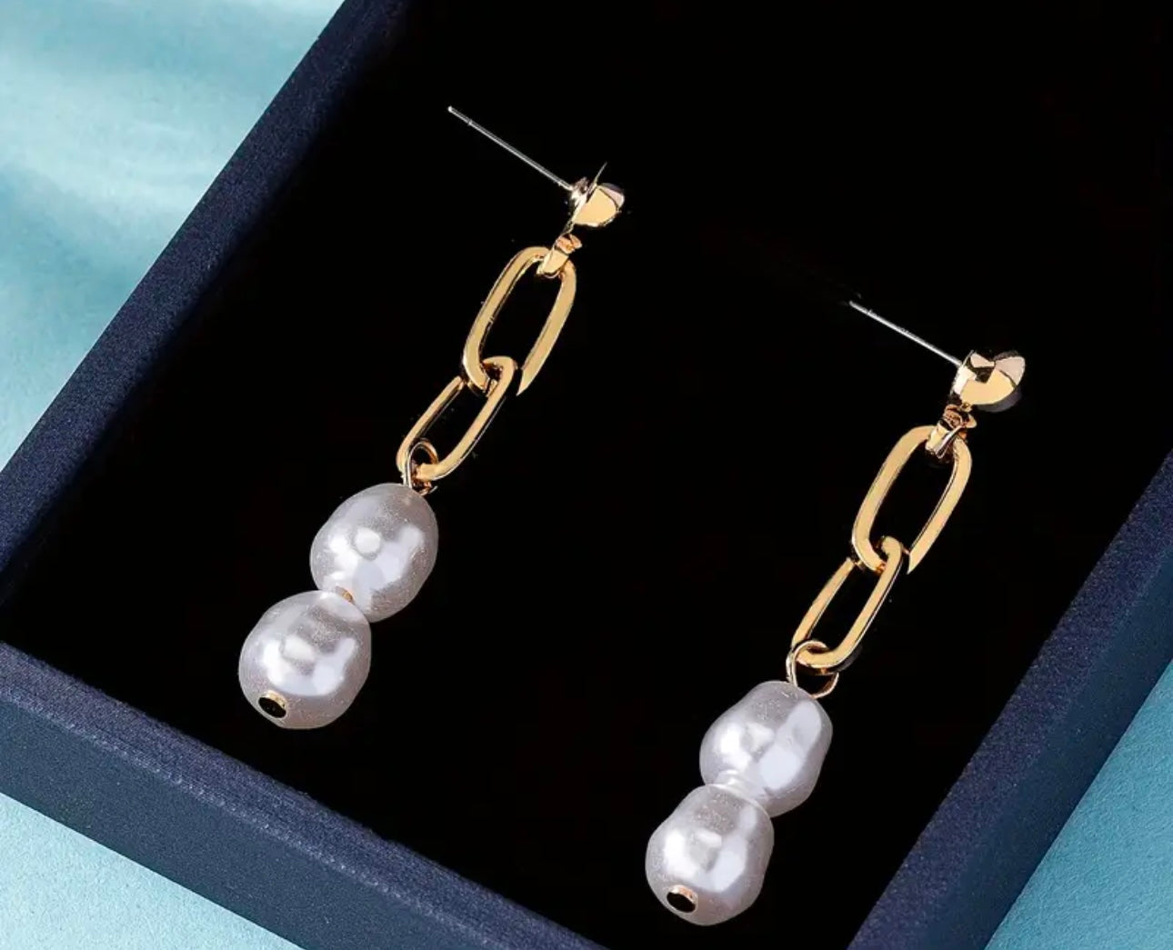 Freshwater pearl gold earrings