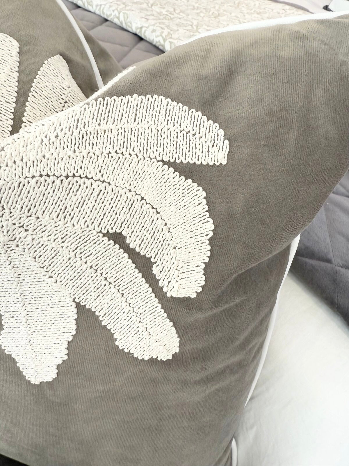 MAUI 1 PALM SMOKE CUSHION FEATHER FILLED