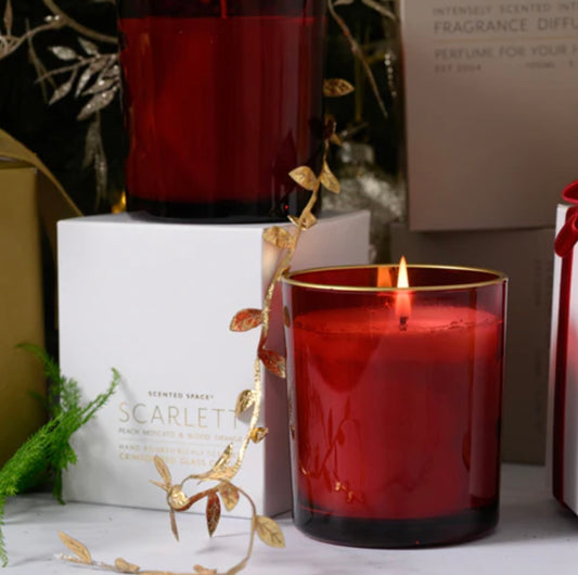 Scarlett Red Candle 300g