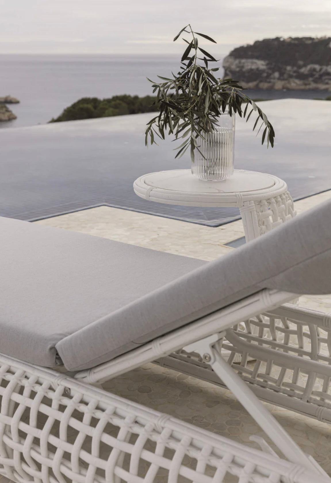 Dynasty Single Lounger