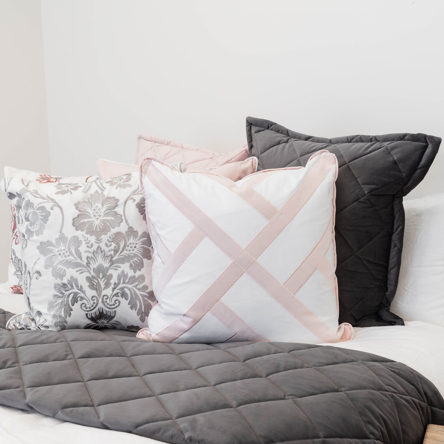 FREMANTLE BLUSH CUSHION
