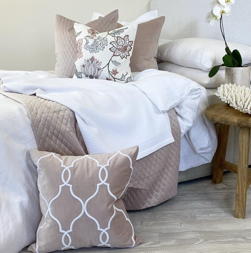 LAGUNA BEACH BLUSH VELVET CUSHION