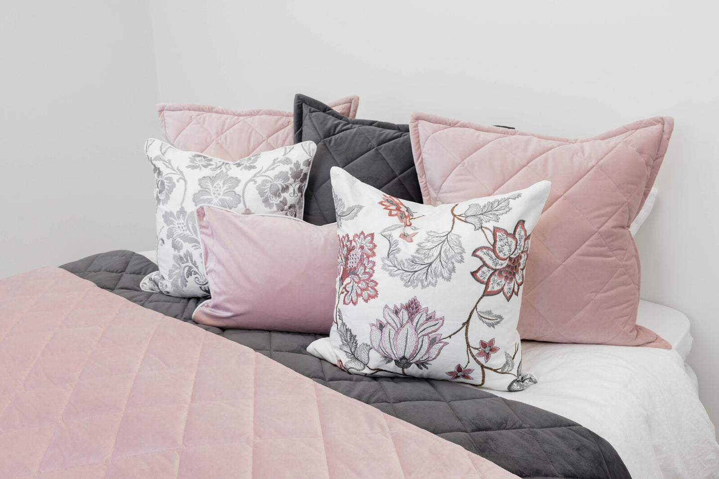 ALLURE COMFORTER BLUSH