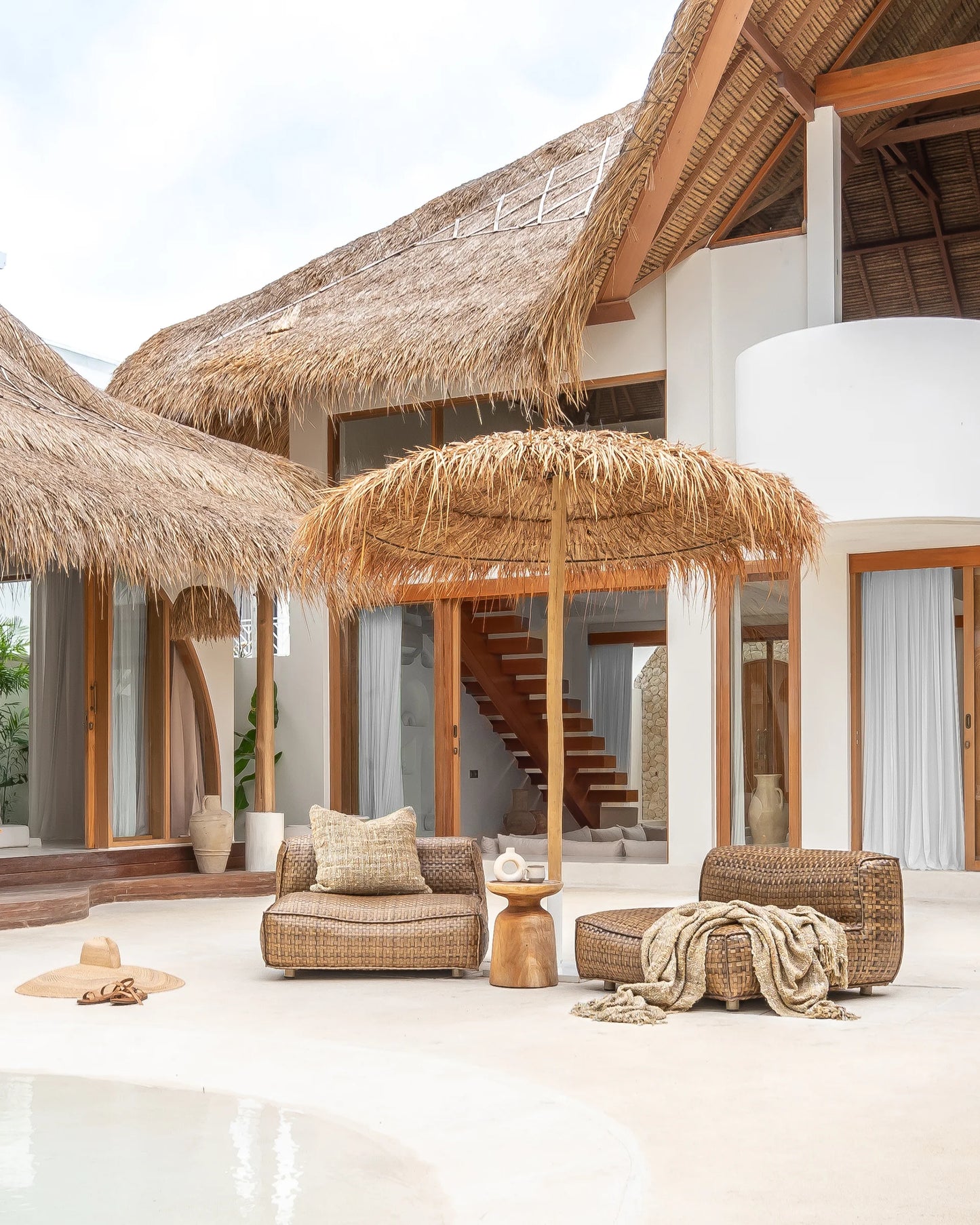 MASEKELA LOUNGER | FULL OUTDOOR