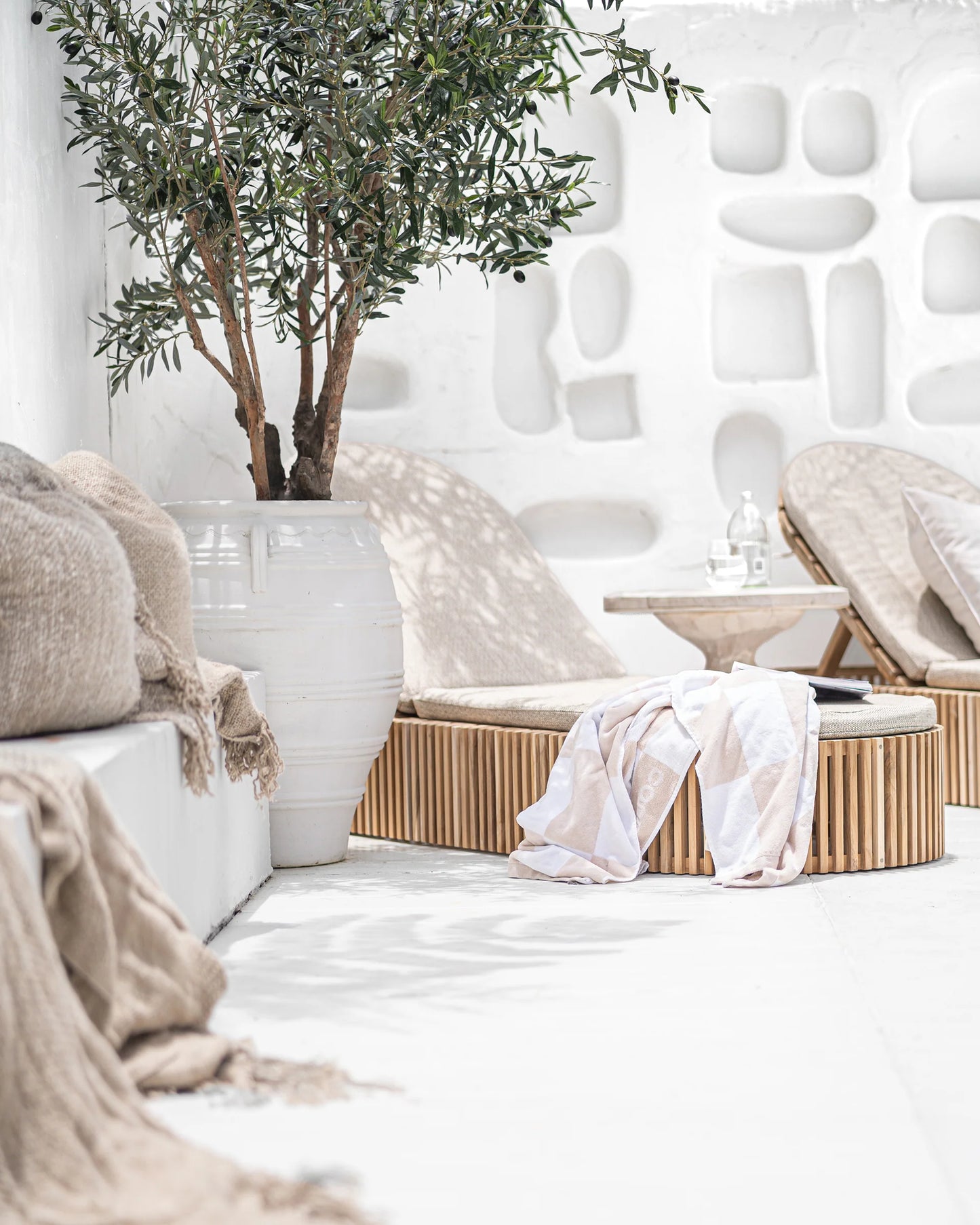 OMAANDA SUN LOUNGER | LUXURY NATURAL