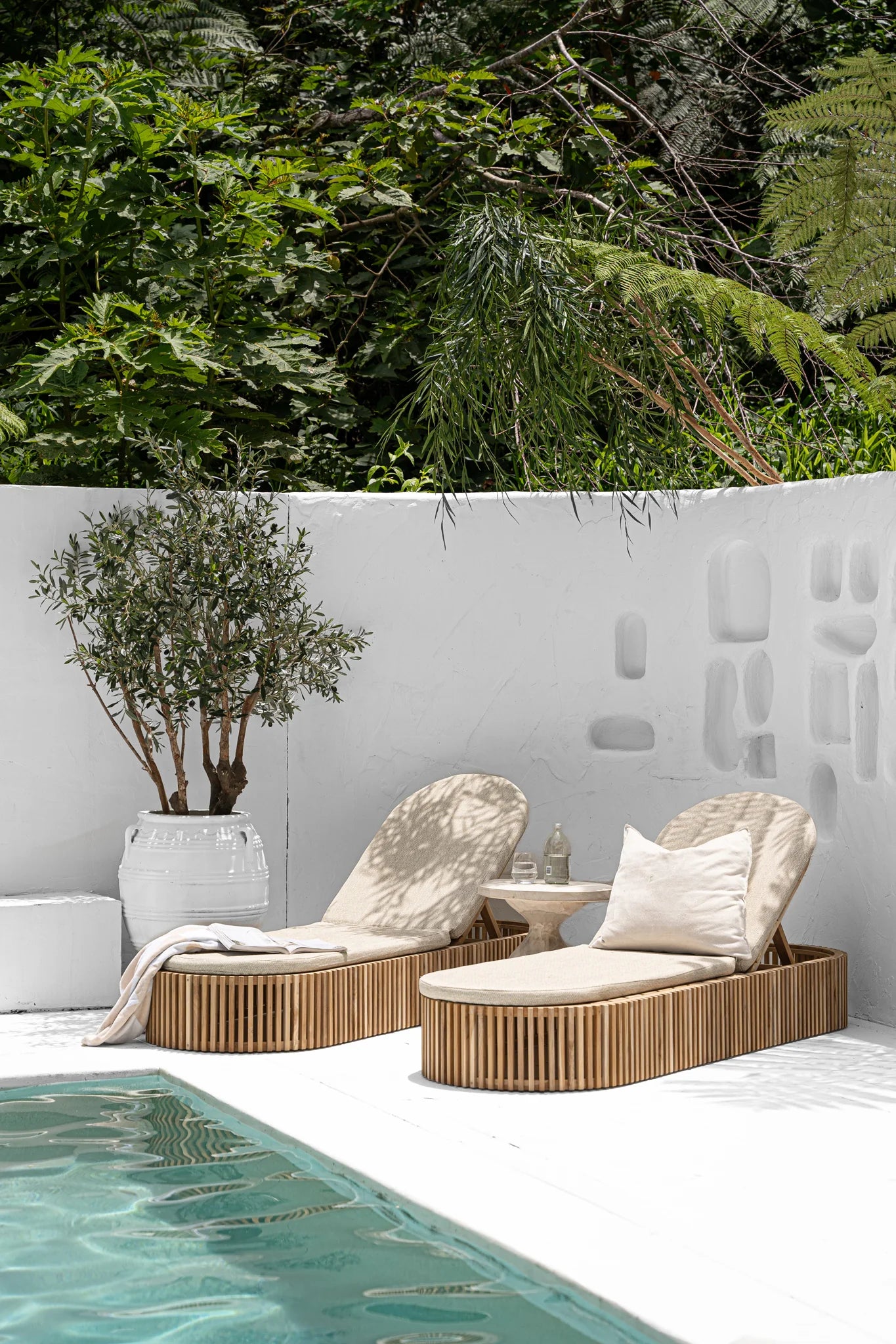 OMAANDA SUN LOUNGER | LUXURY NATURAL